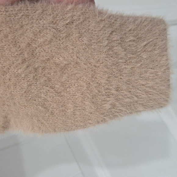 Hollister open front Fuzzy Tan Cardigan with tie, Med - Picture 3 of 5